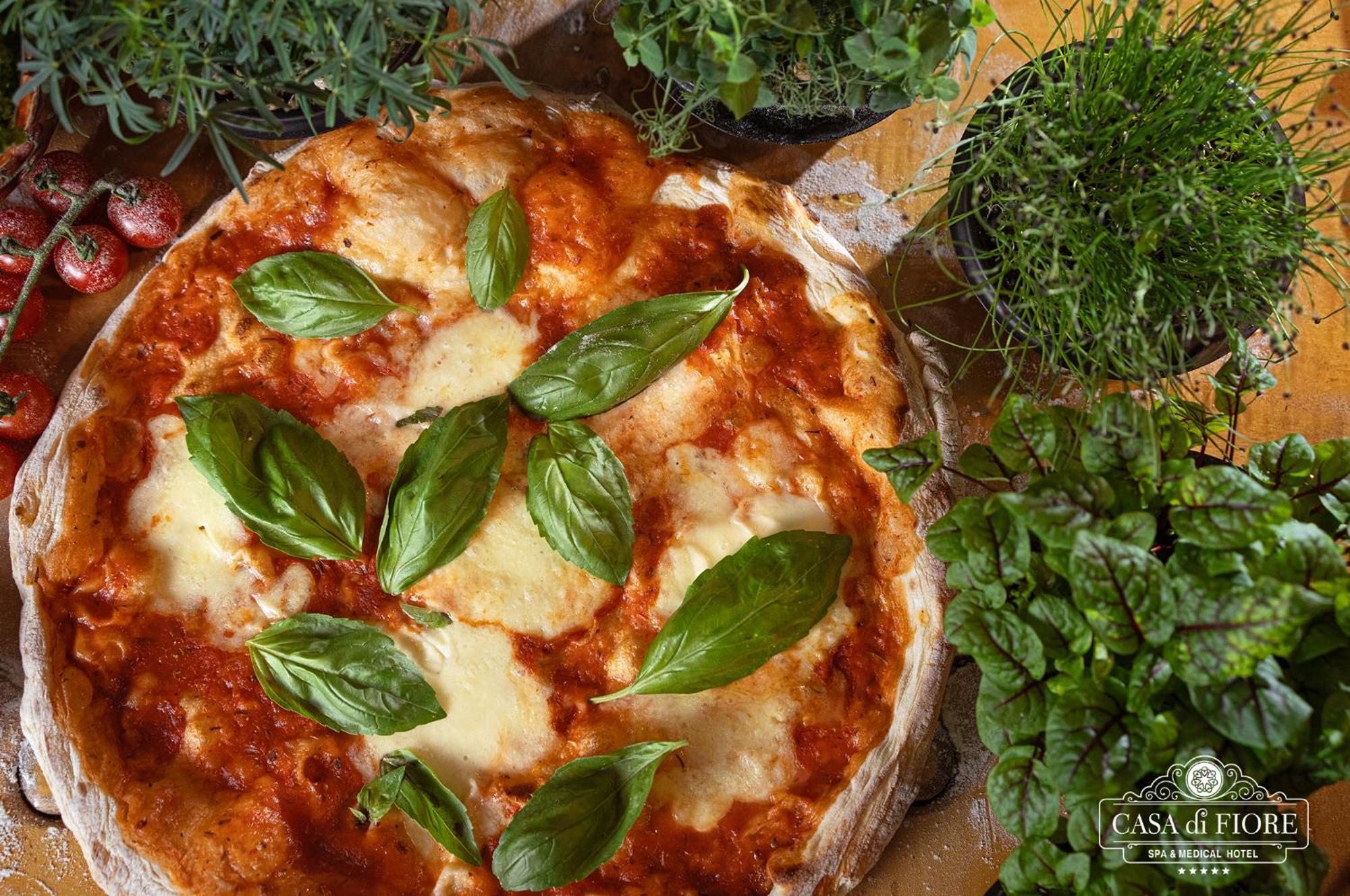 Casa Di Fiore Spa And Medical Hotel, Mineral Pools & Private Beach Kranevo Exterior photo Pizza with fresh basil